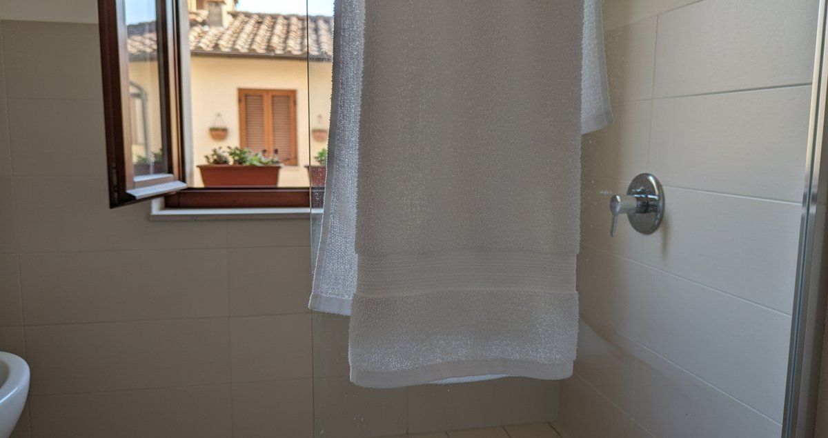 appendilo-alla-doccia-trucco-umidita-bagno-fresco