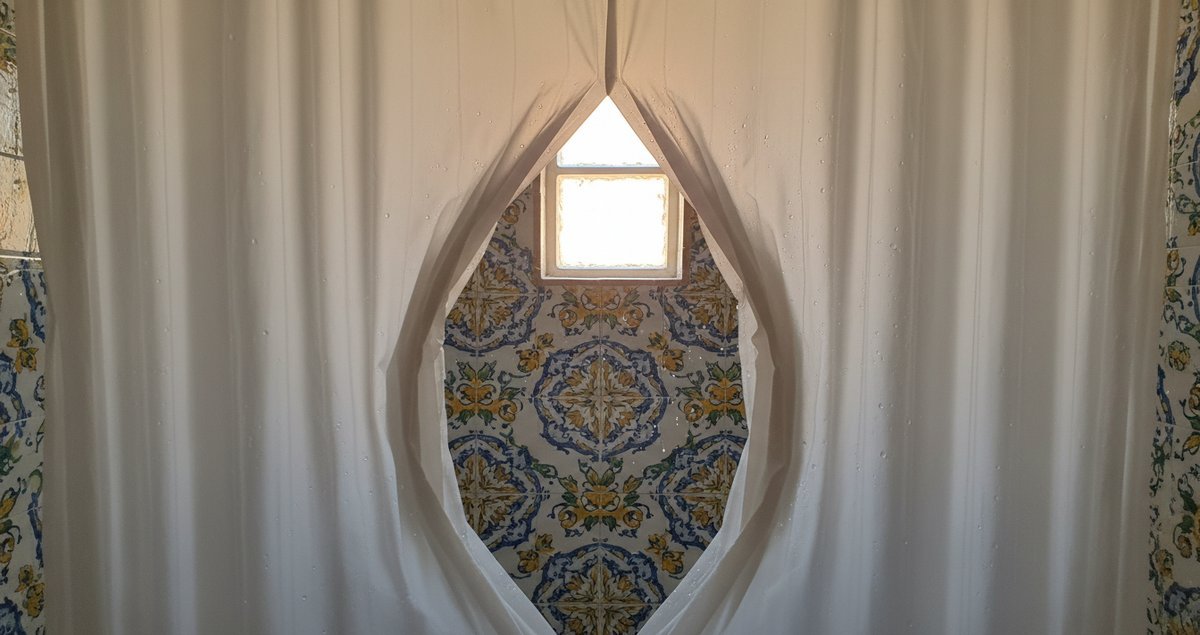 perche-tenda-doccia-si-risucchia-pressione-aria